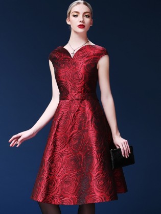 Đầm gấm hoa hồng chữ A một màu cổ cách điệu cao cấp TV525 (Màu đỏ)