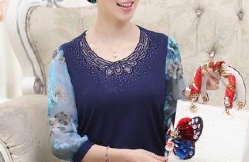 Đẹp ngất ngây với áo len nữ Hà Nội chiều cuối thu